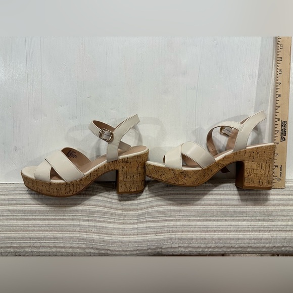 Kensie Carsyn Women’s Cork Heel Platform Sandals Size 11M Nude Strappy Buckle - Picture 3 of 7